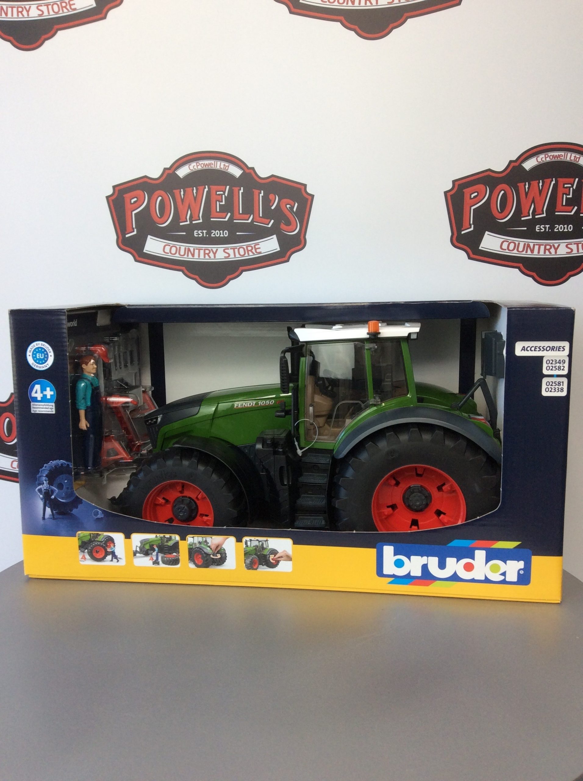 Bruder Fendt 1050 Vario with Mechanic and Tools